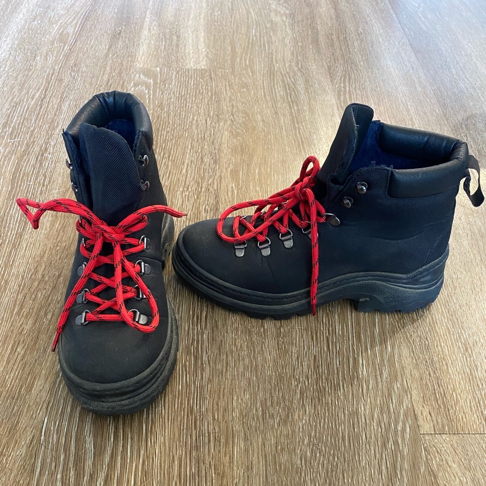 Alice + Whittles (Thesus) Hiking Boots Black